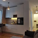 Vukov Vis 09 - With A Bedroom
